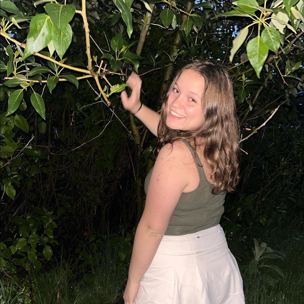 Meet your Posher, Ava